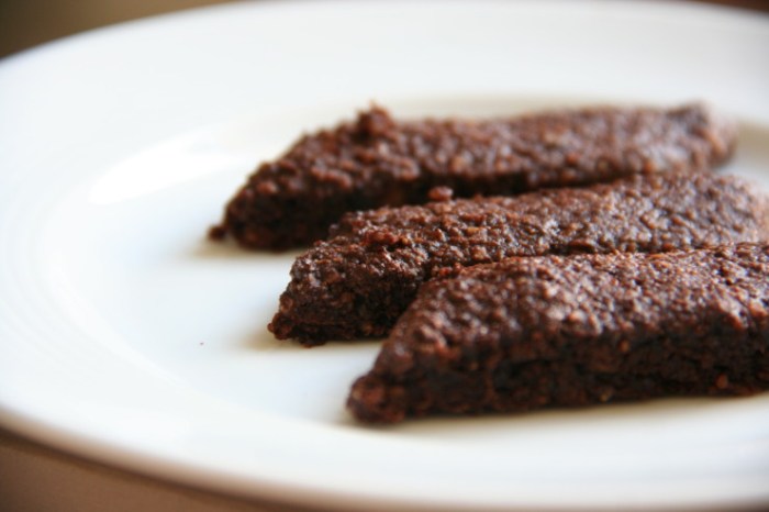 sprudge-baking-hazelnut-and-chocolate-coffee-cookies-1-740x493